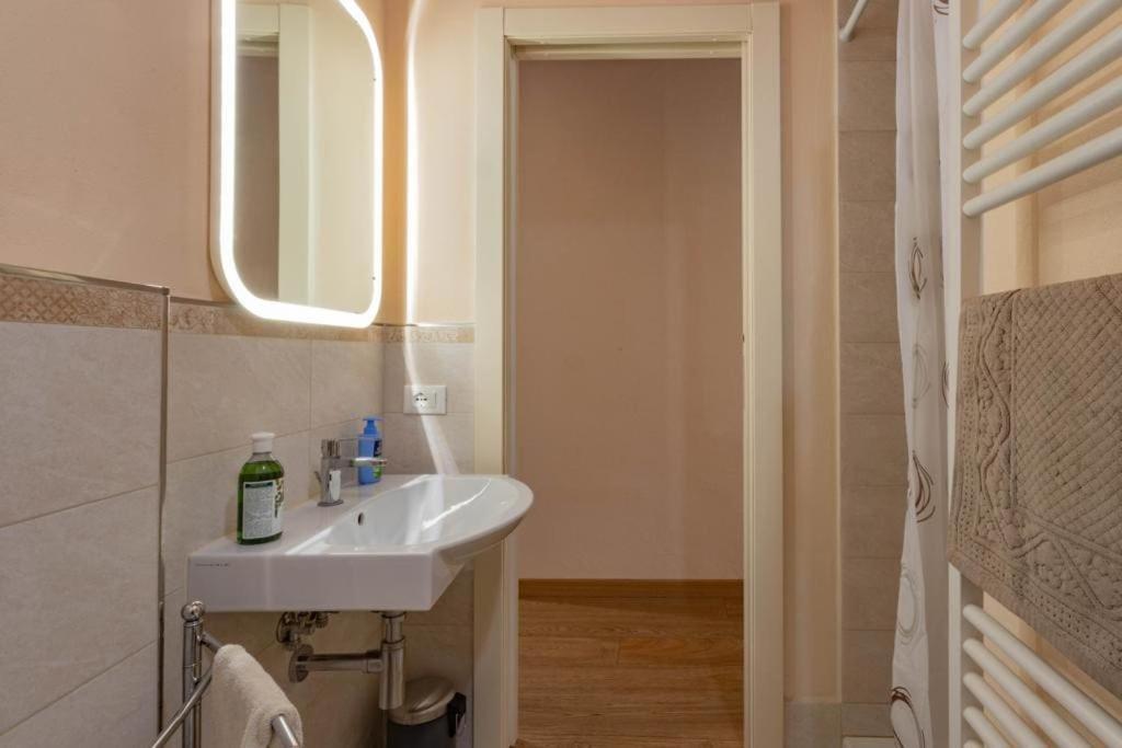 Luccadentro - Centro Storico Apartman Kültér fotó